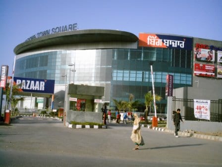 Tempo Traveller in Zirakpur